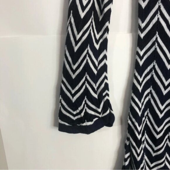 WHITE House Black Market  Bodycon Dress XS Blue White Chevron Design - Picture 4 of 9